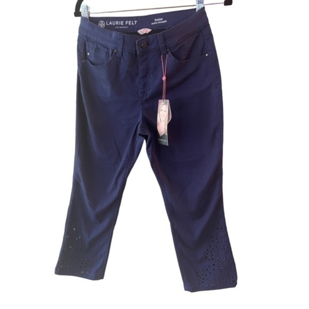 New ▶️ Laurie Felt ◀️ Daisy Floral Embroidered Ankle Jeans in Navy